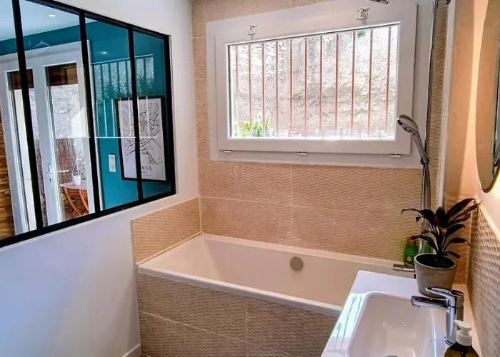 Superbe T2 Avec Grande Terrasse En Centre A 5 Min A Pieds Des Arenes De Apartmán