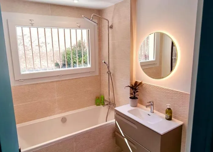 Apartmán Superbe T2 Avec Grande Terrasse En Centre A 5 Min A Pieds Des Arenes De *